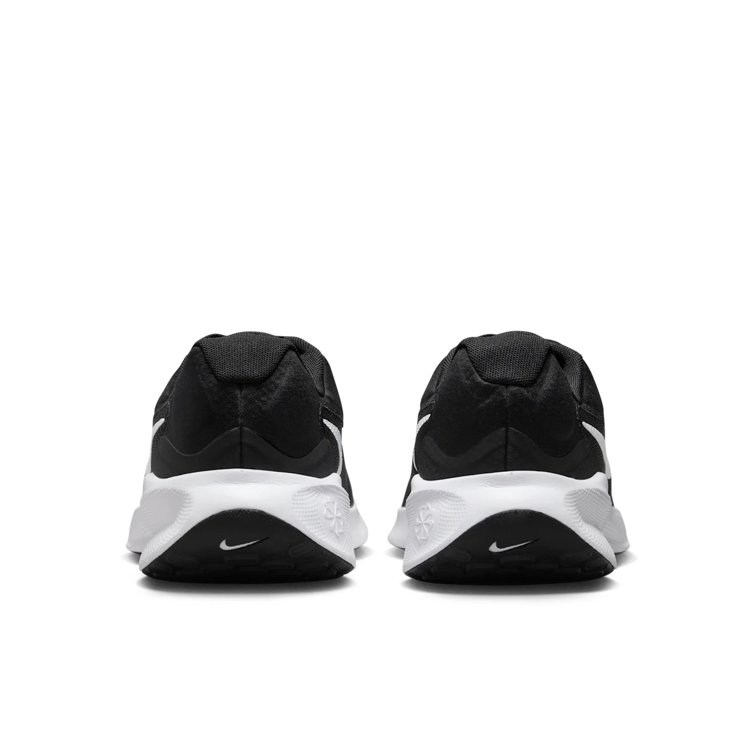 Nike Revolution 7 image 6