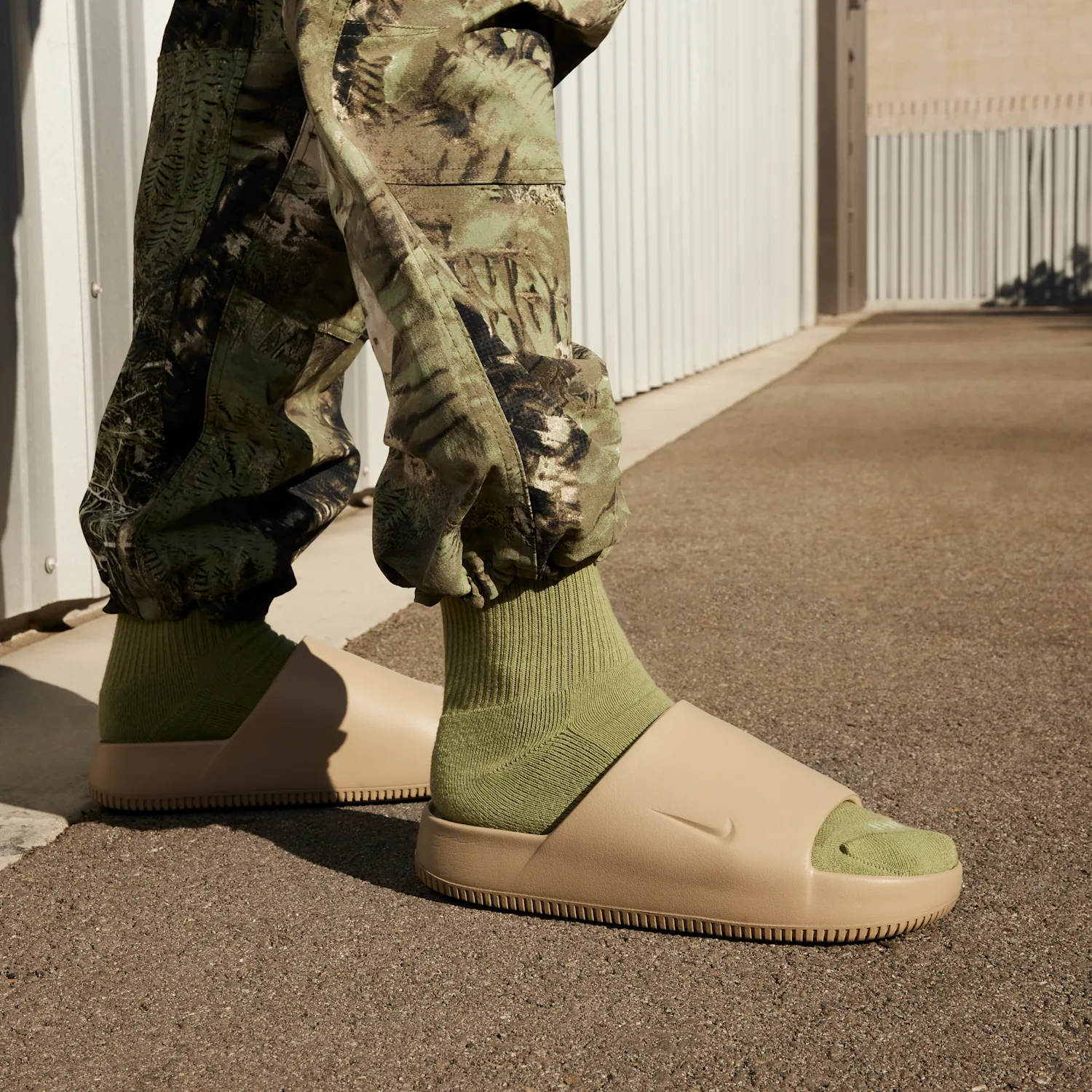 Nike Calm image 2