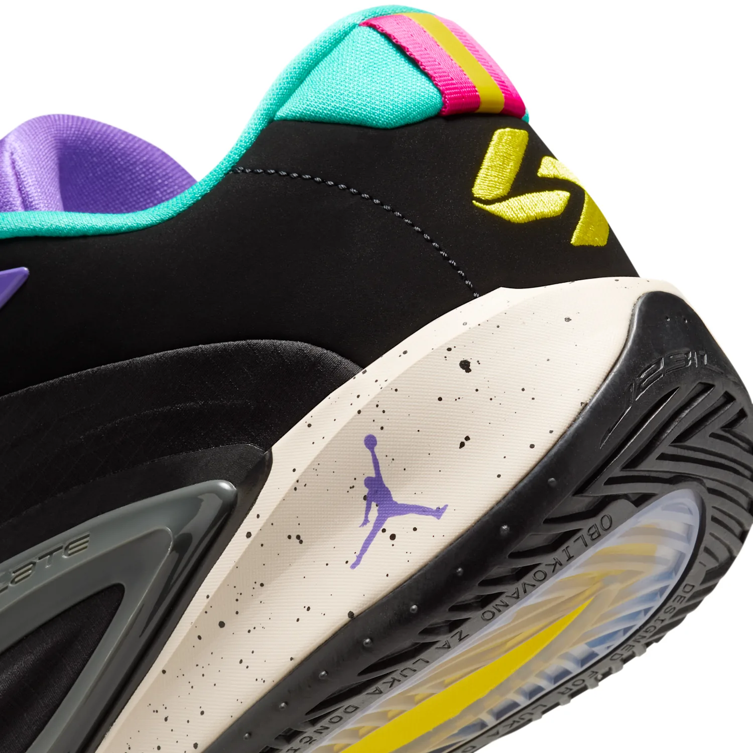 Luka 3 "Sneaker Inspo" image 8