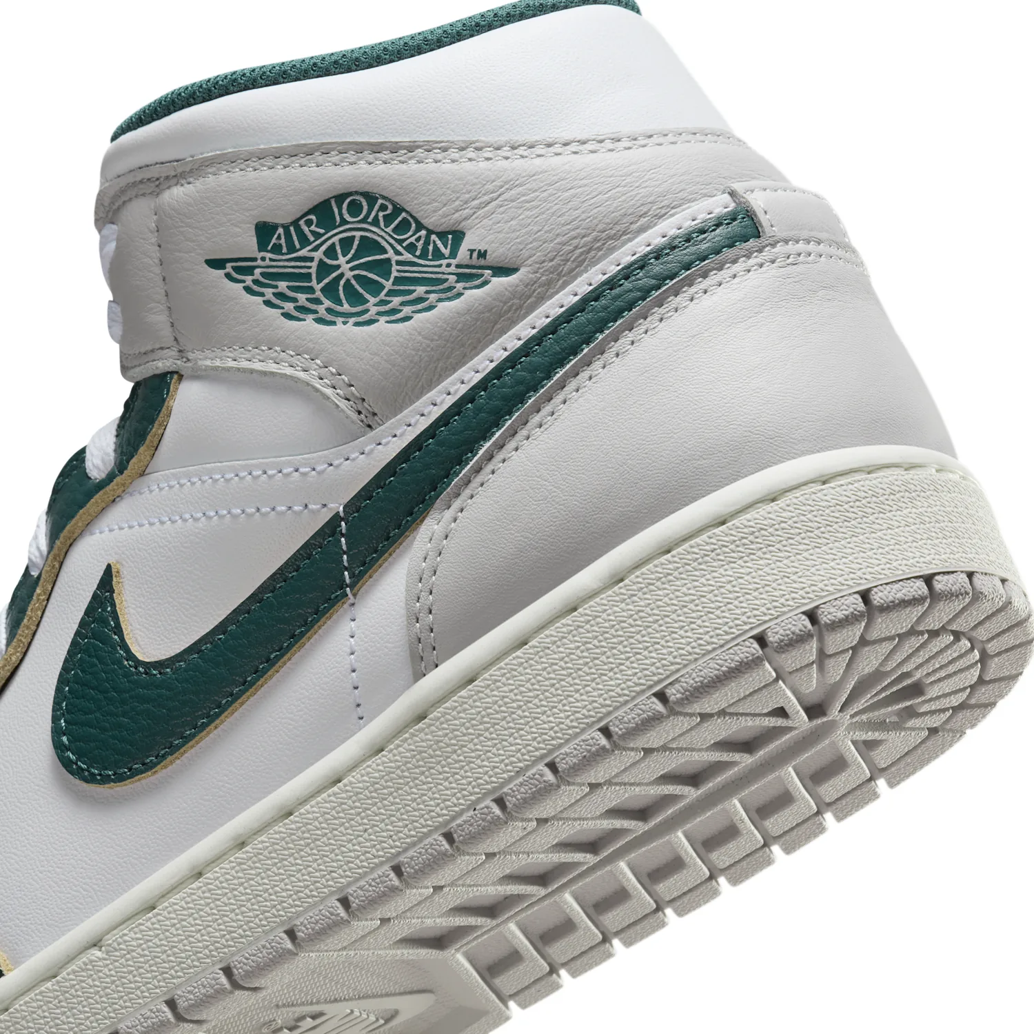 Air Jordan 1 Mid SE image 8