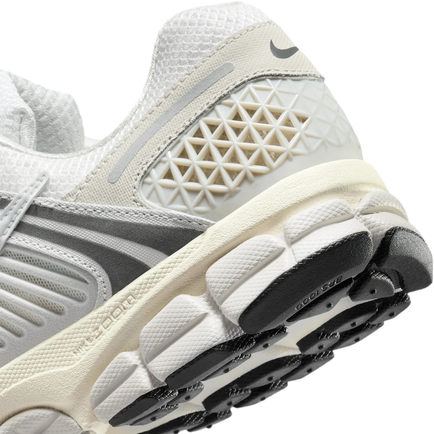 Nike Zoom Vomero 5 SE image 8