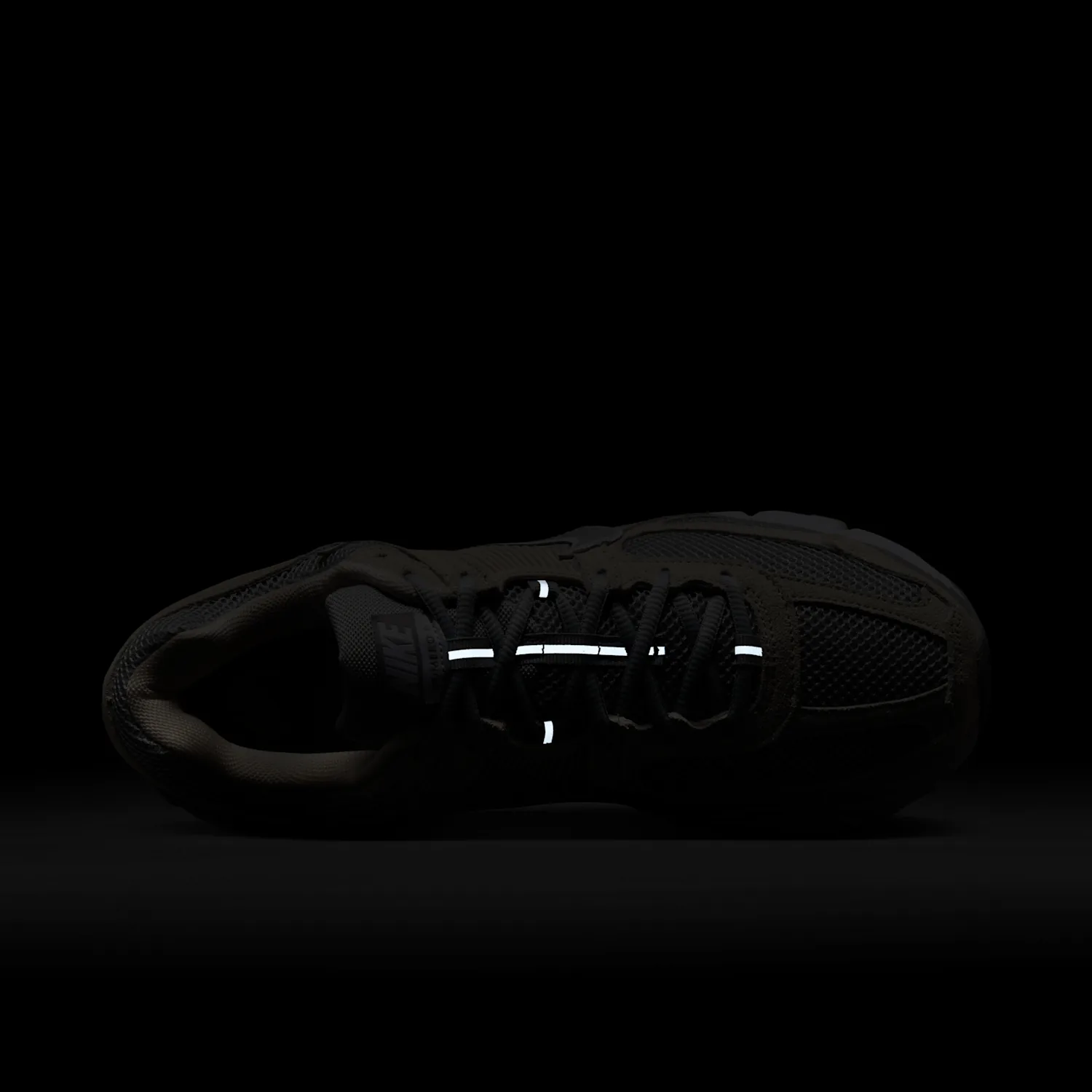 Nike Zoom Vomero 5 image 9