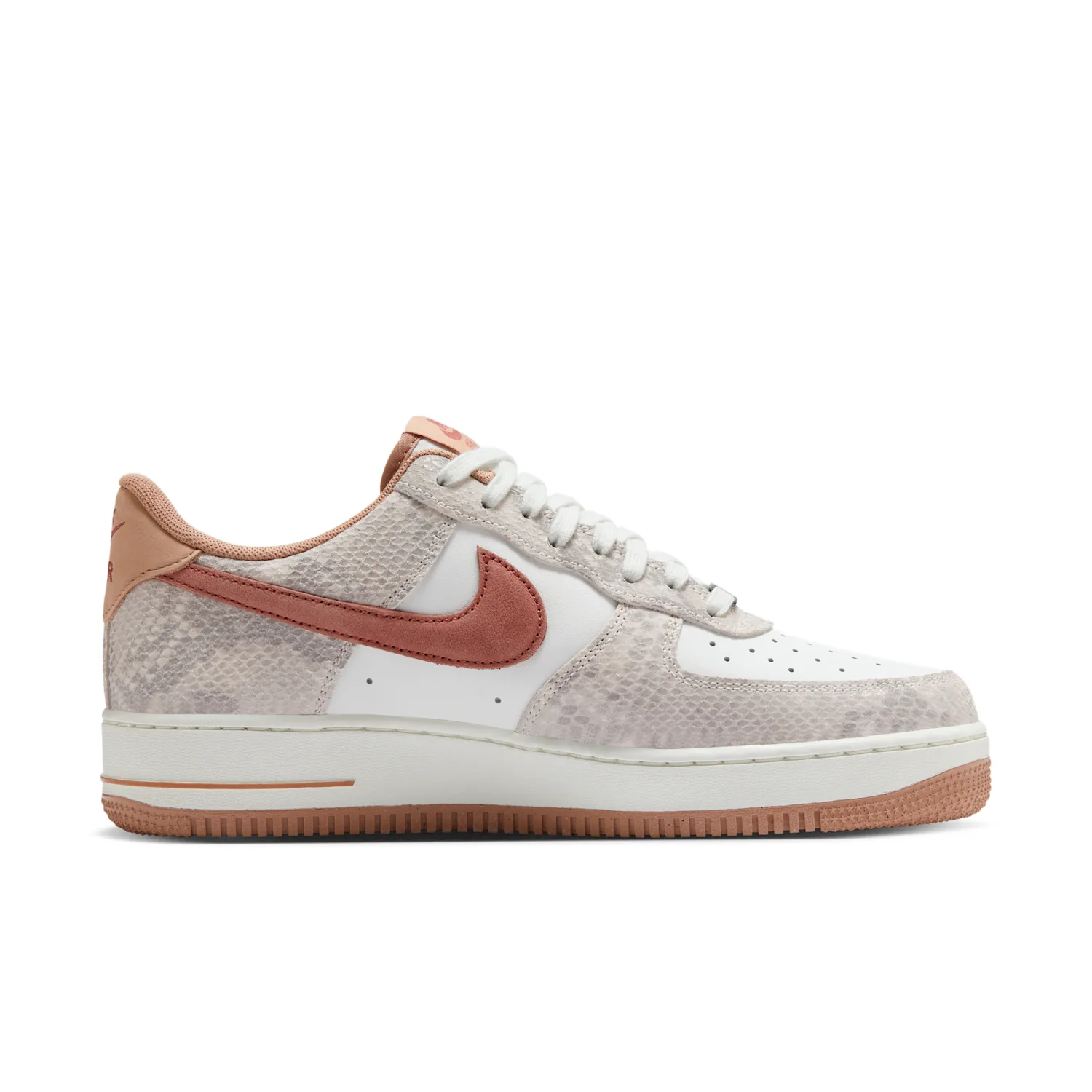 Nike Air Force 1 '07 LV8 image 3