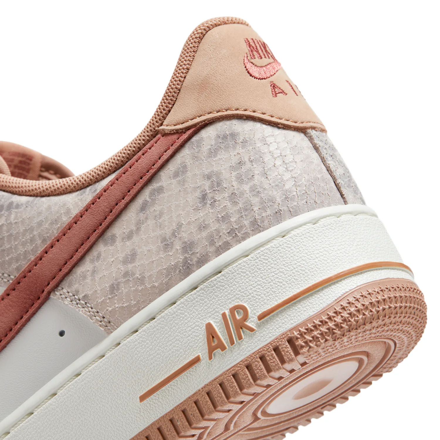 Nike Air Force 1 '07 LV8 image 8