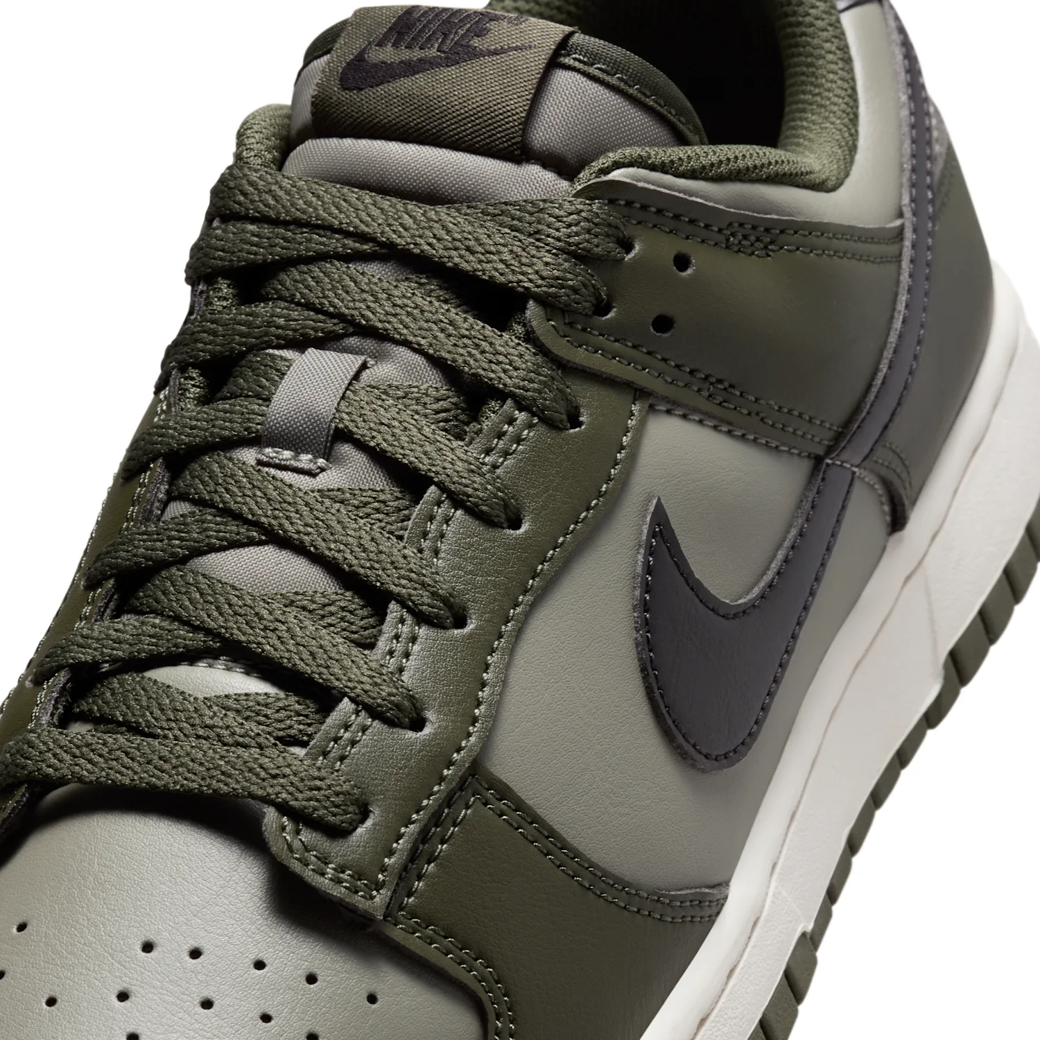 Nike Dunk Low Retro image 7