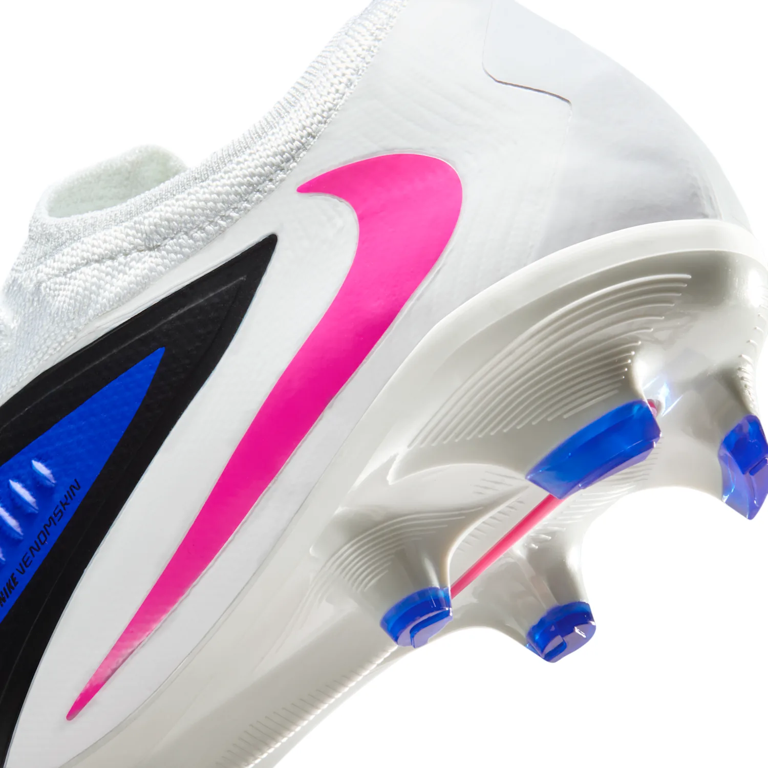 Nike Phantom 6 Low Pro image 9
