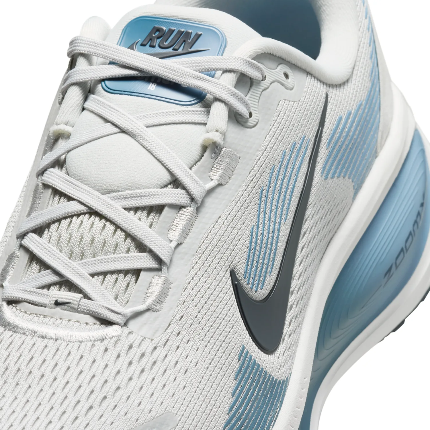 Nike Vomero 18 image 7