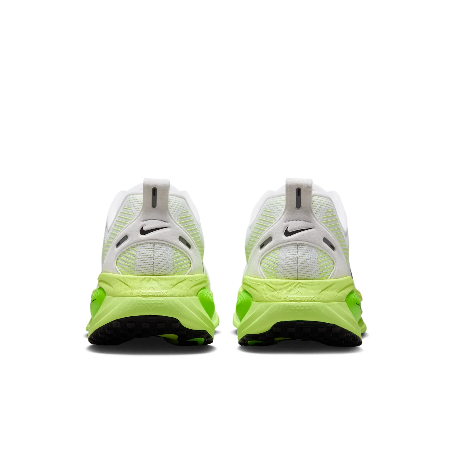 Nike Vomero 18 image 8