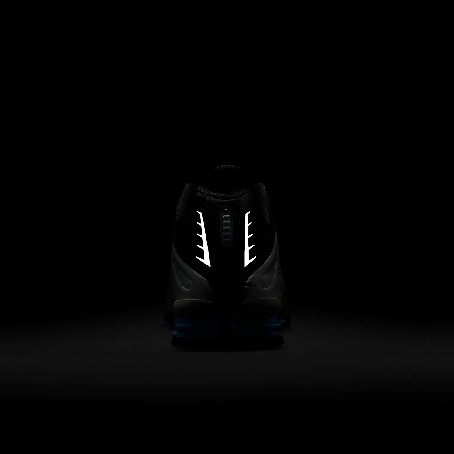 Nike Shox R4 image 2