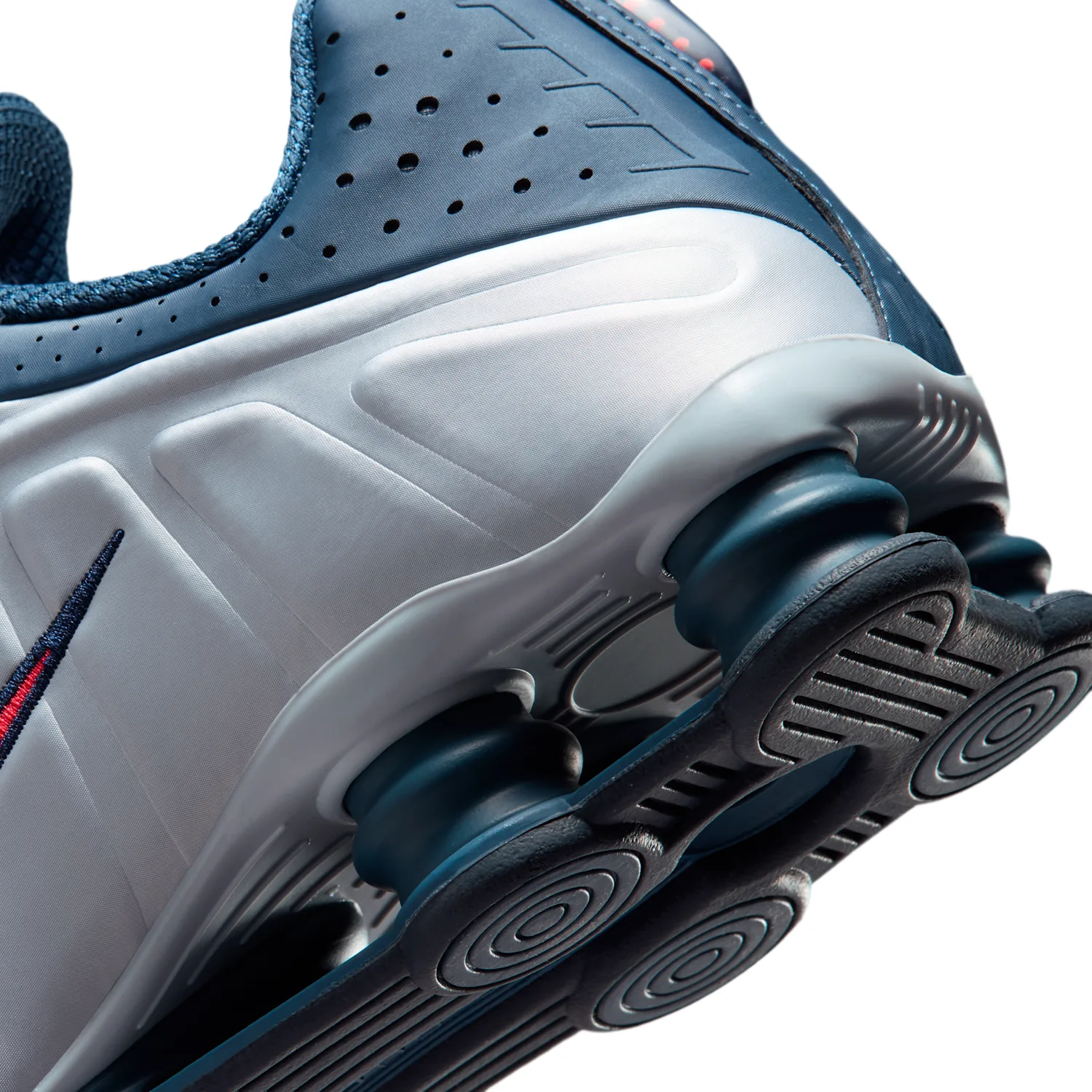 Nike Shox R4 image 8