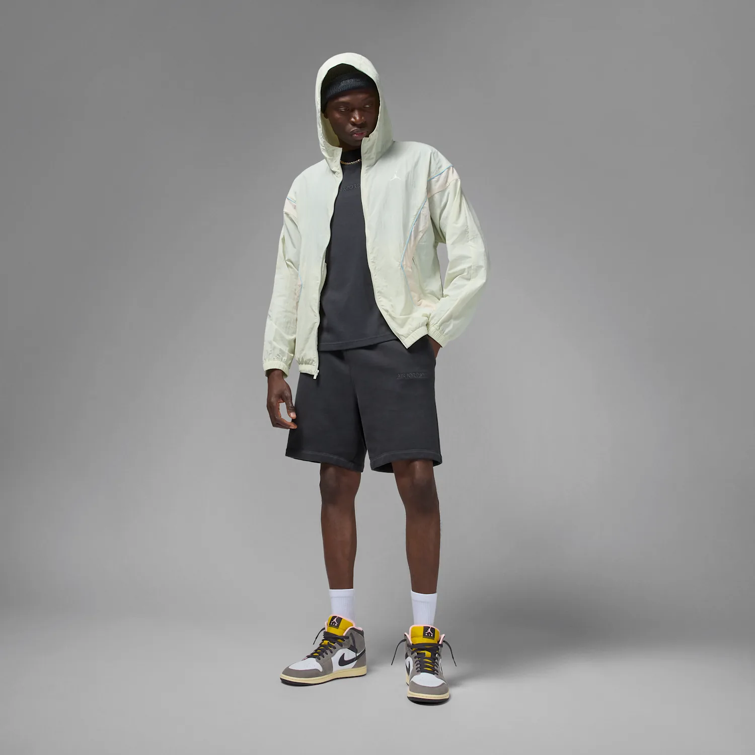 Air Jordan 1 Mid SE image 9