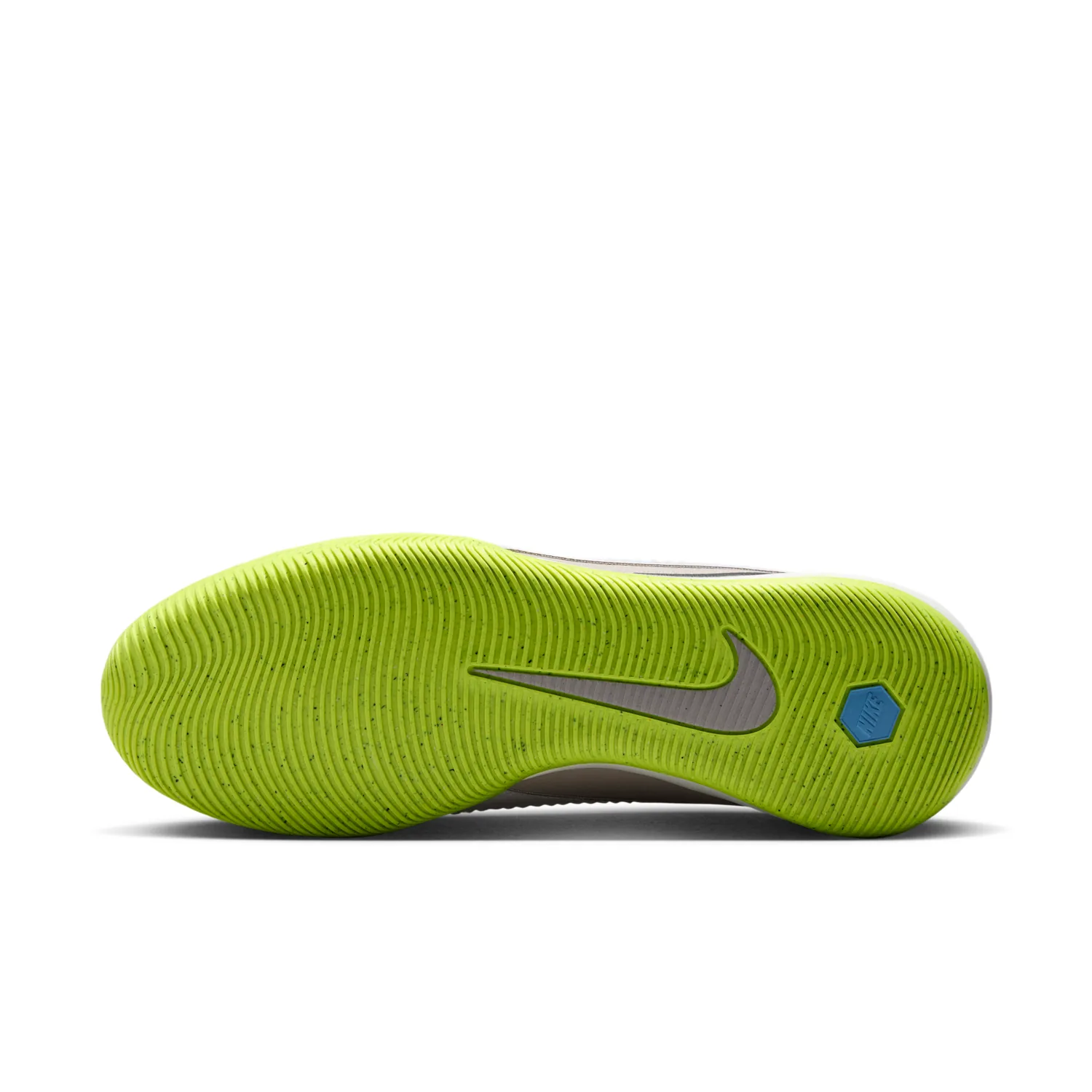 Nike Phantom 6 Low Academy image 2