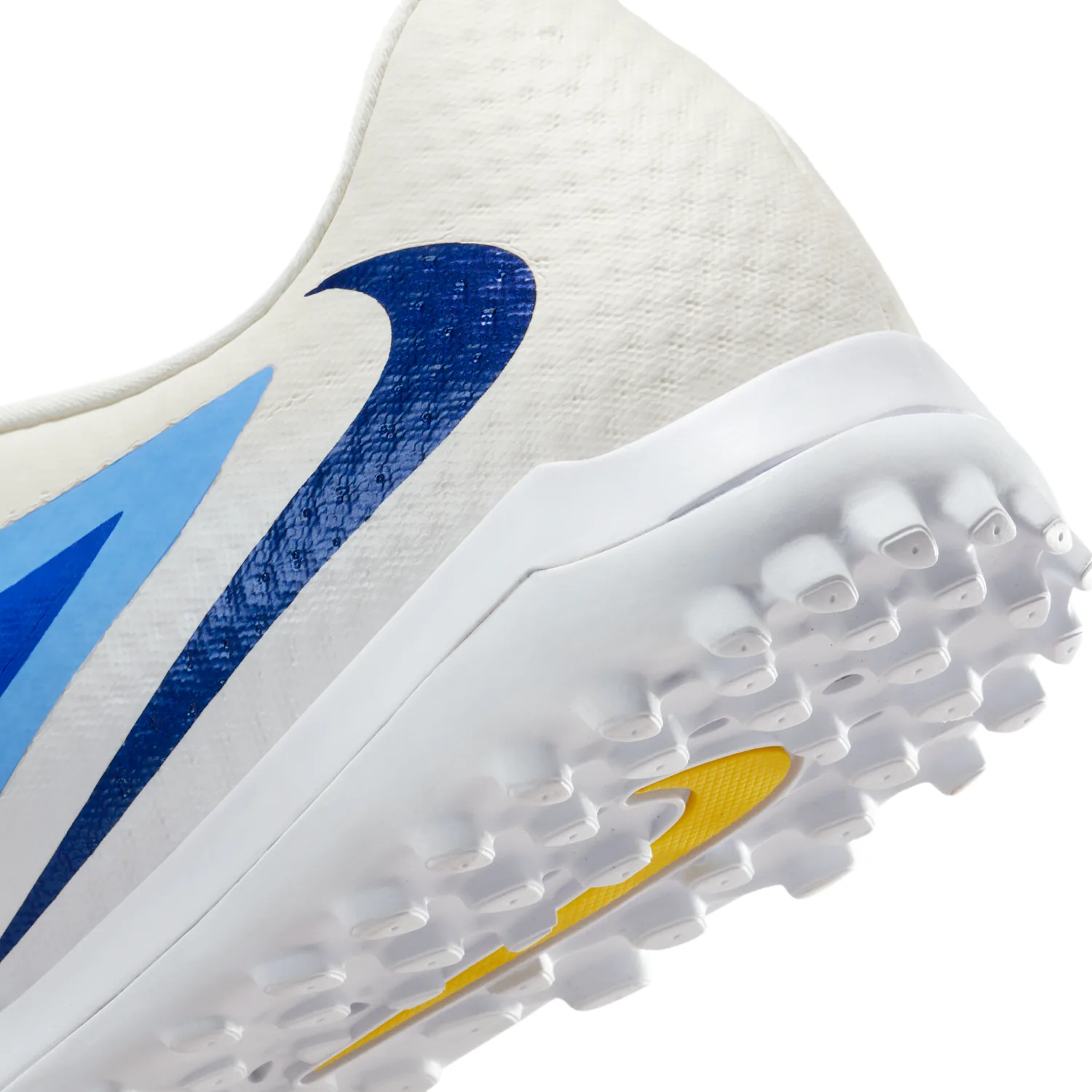 Nike Phantom 6 Low Academy image 9
