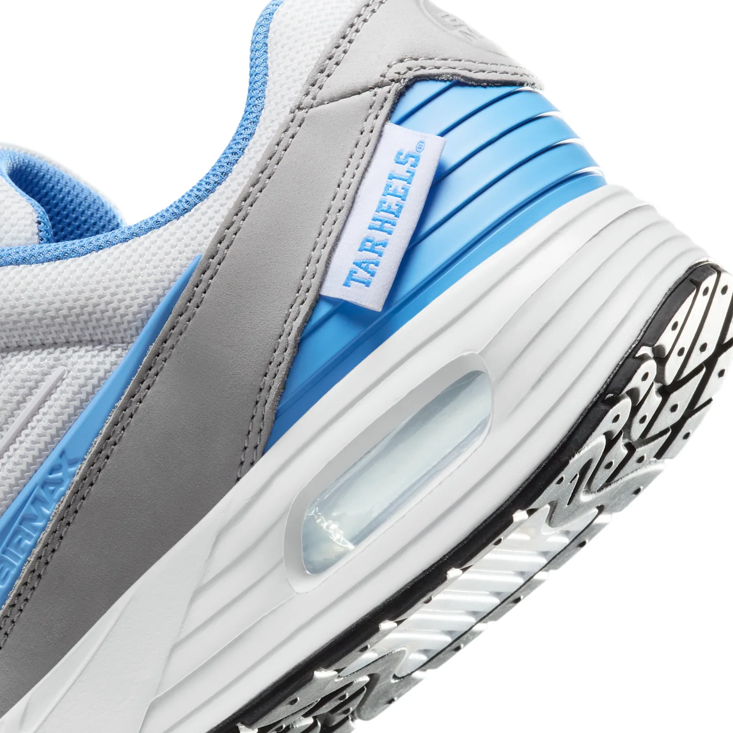 Nike College Air Max Verse (UNC) image 8