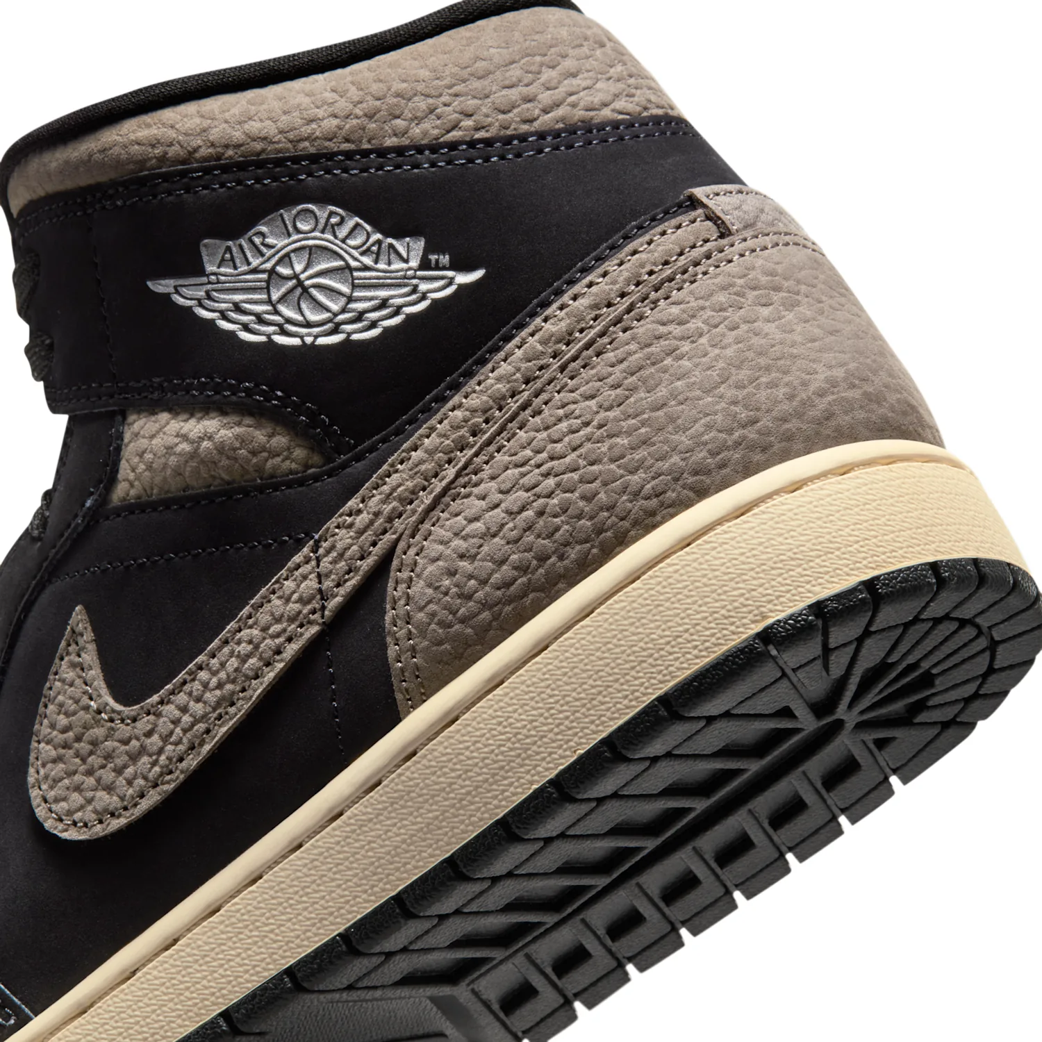 Air Jordan 1 Mid SE image 8