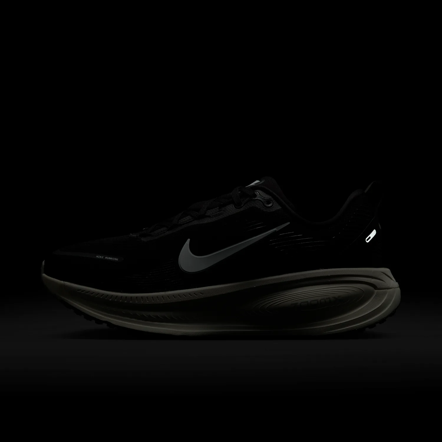 Nike Vomero 18 image 10