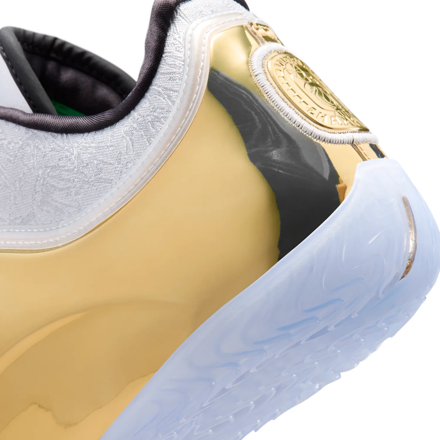 LeBron XXIII "Dreams and Nightmares" image 16