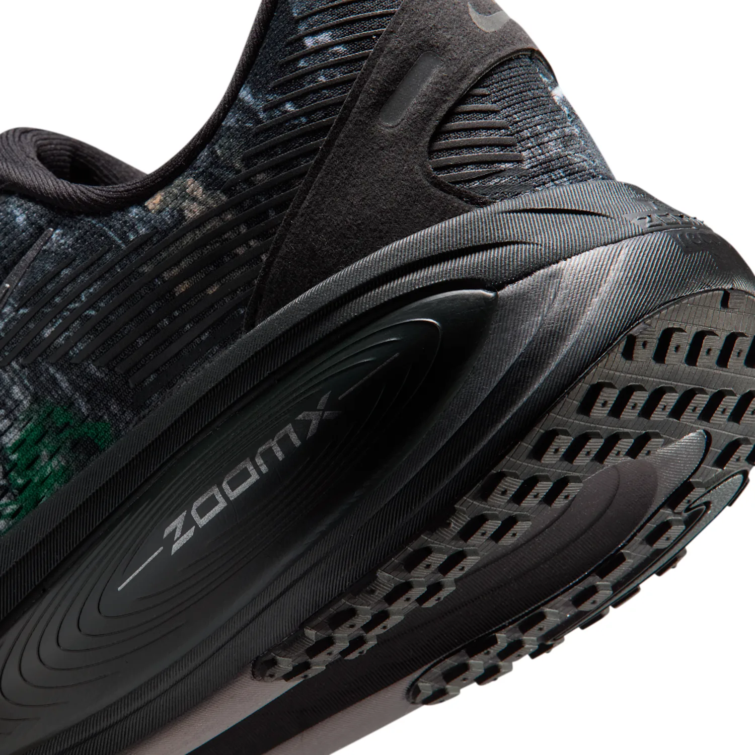 Nike Vomero 18 image 8