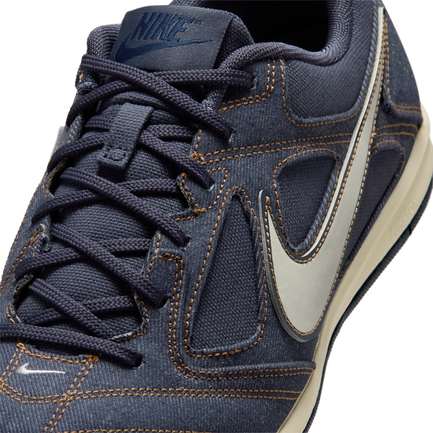 Nike Gato LV8 image 7