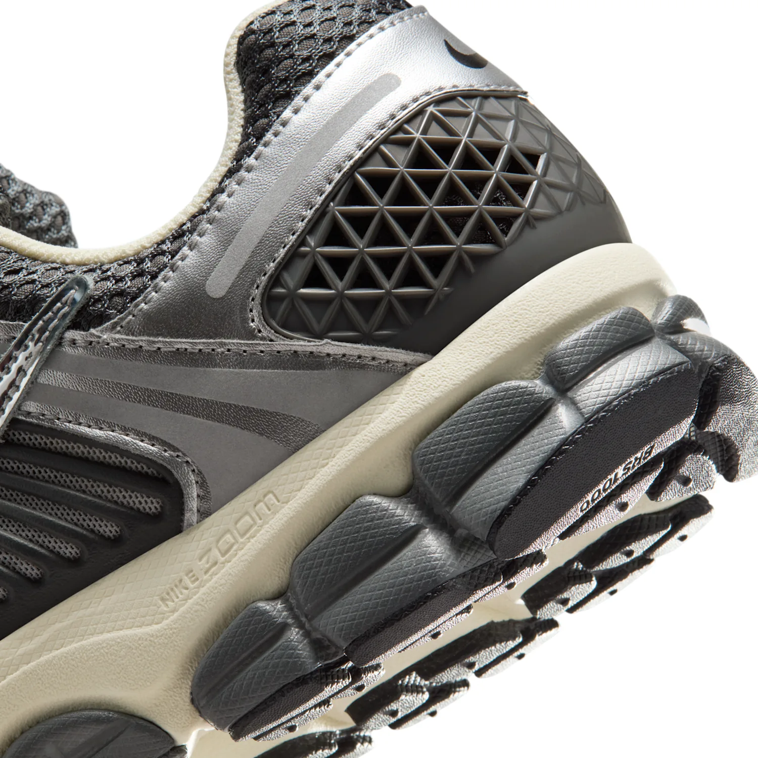 Nike Zoom Vomero 5 image 8