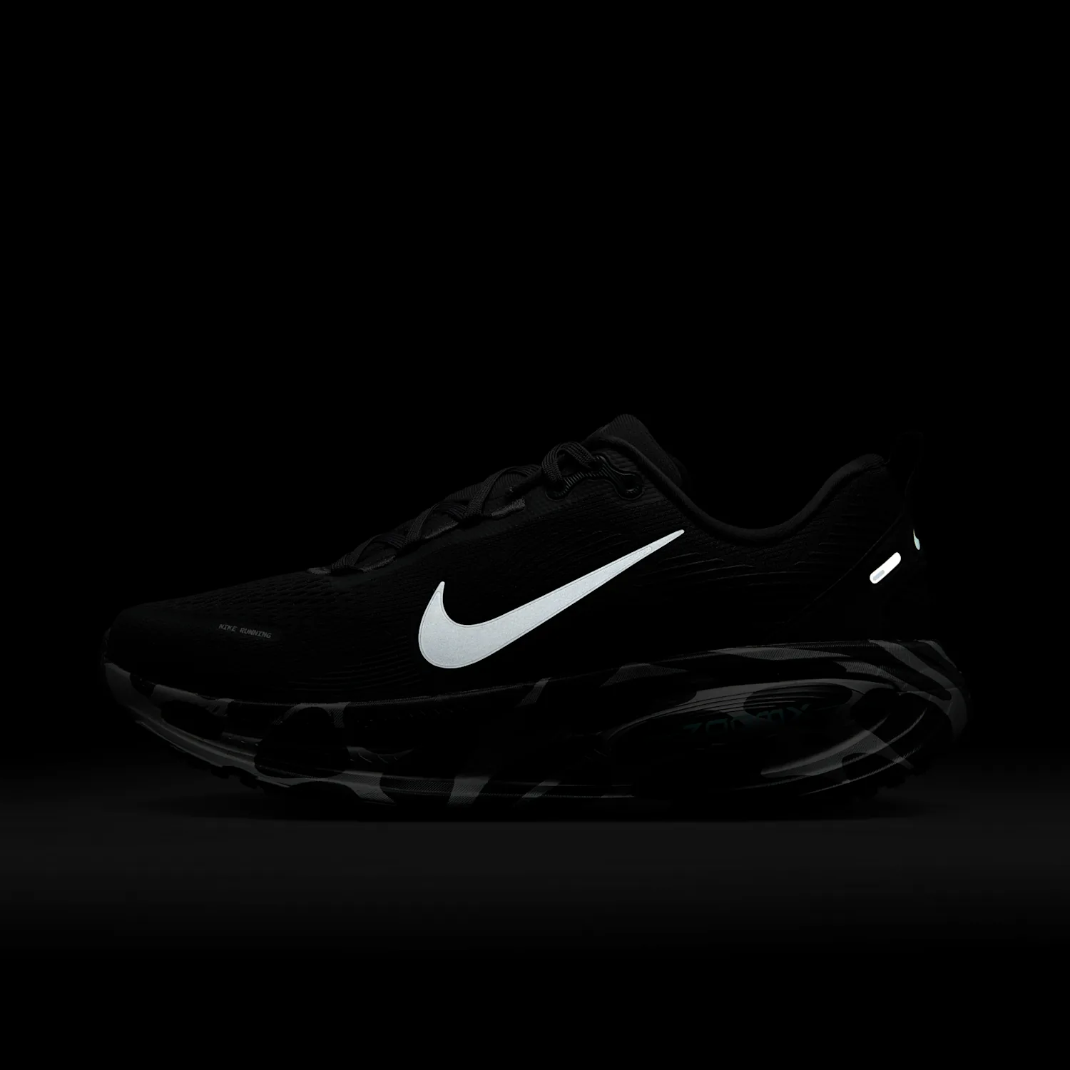 Nike Vomero 18 image 9