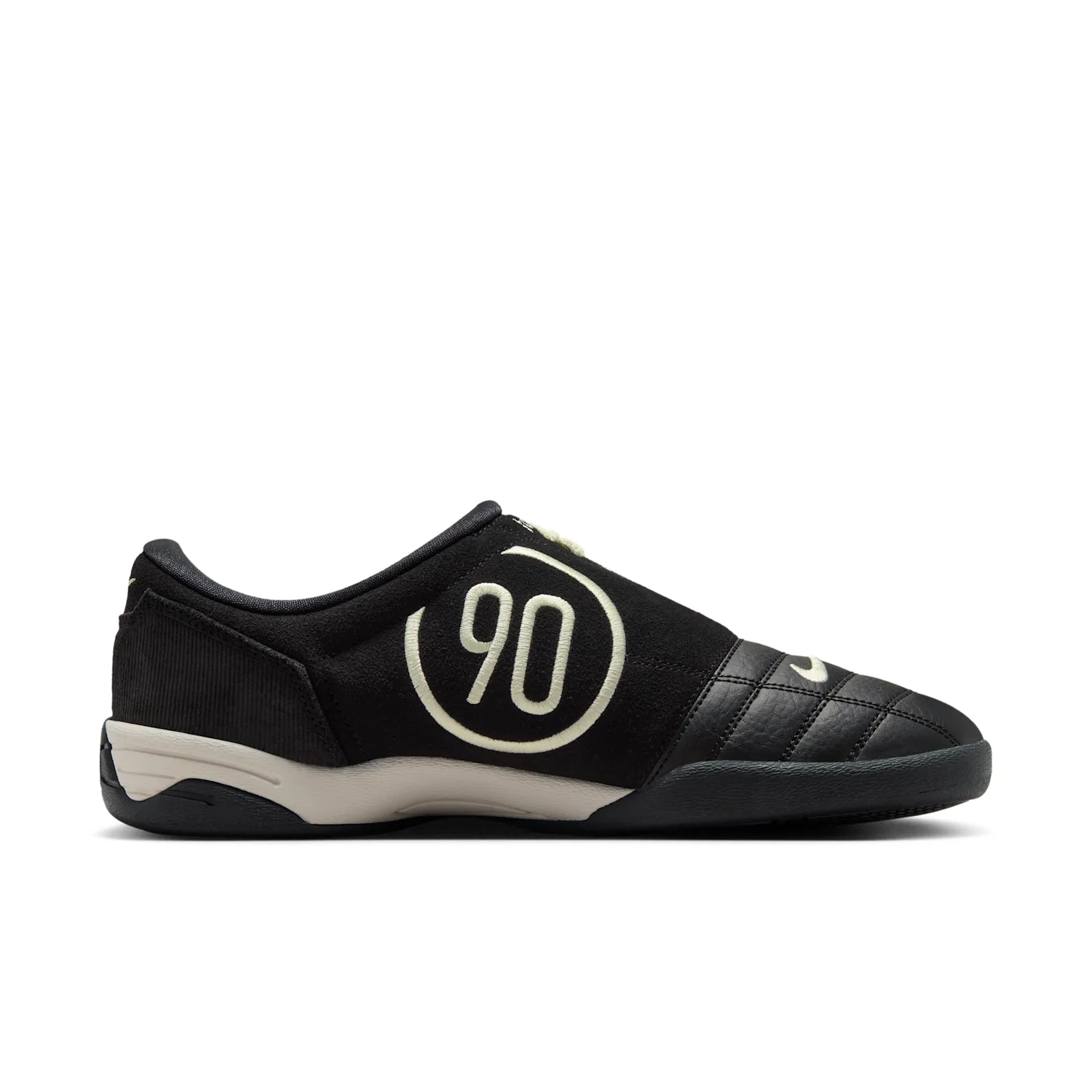 Nike Total 90 image 3