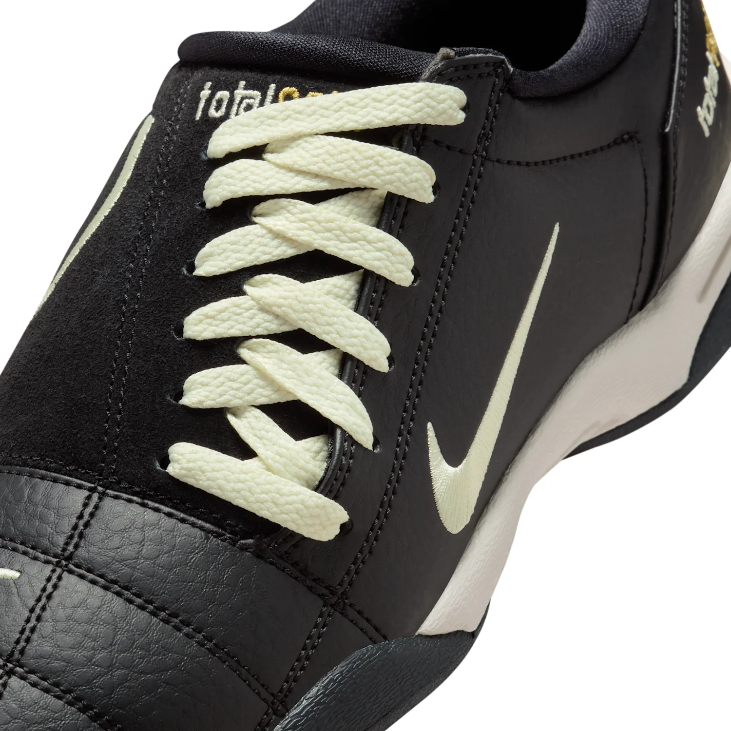 Nike Total 90 image 7
