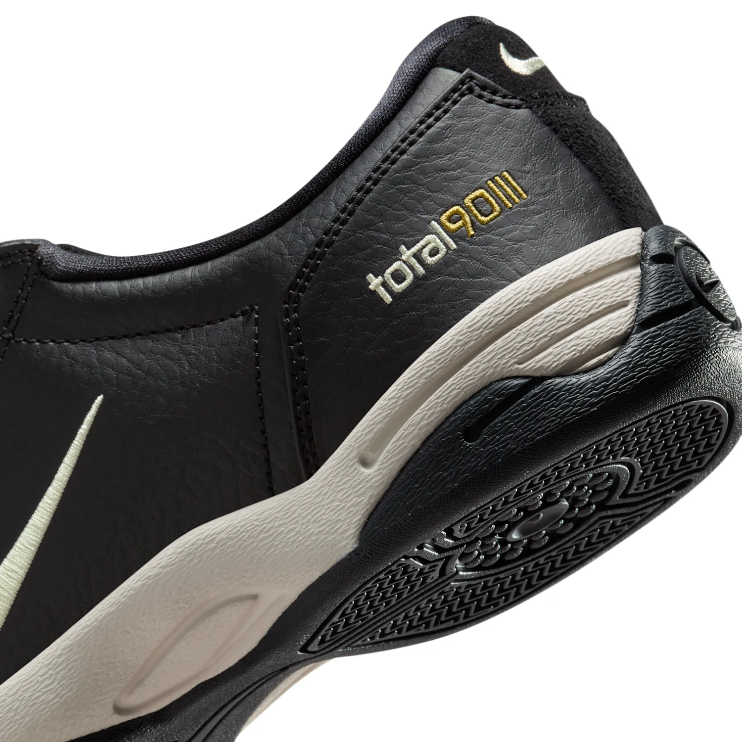 Nike Total 90 image 8