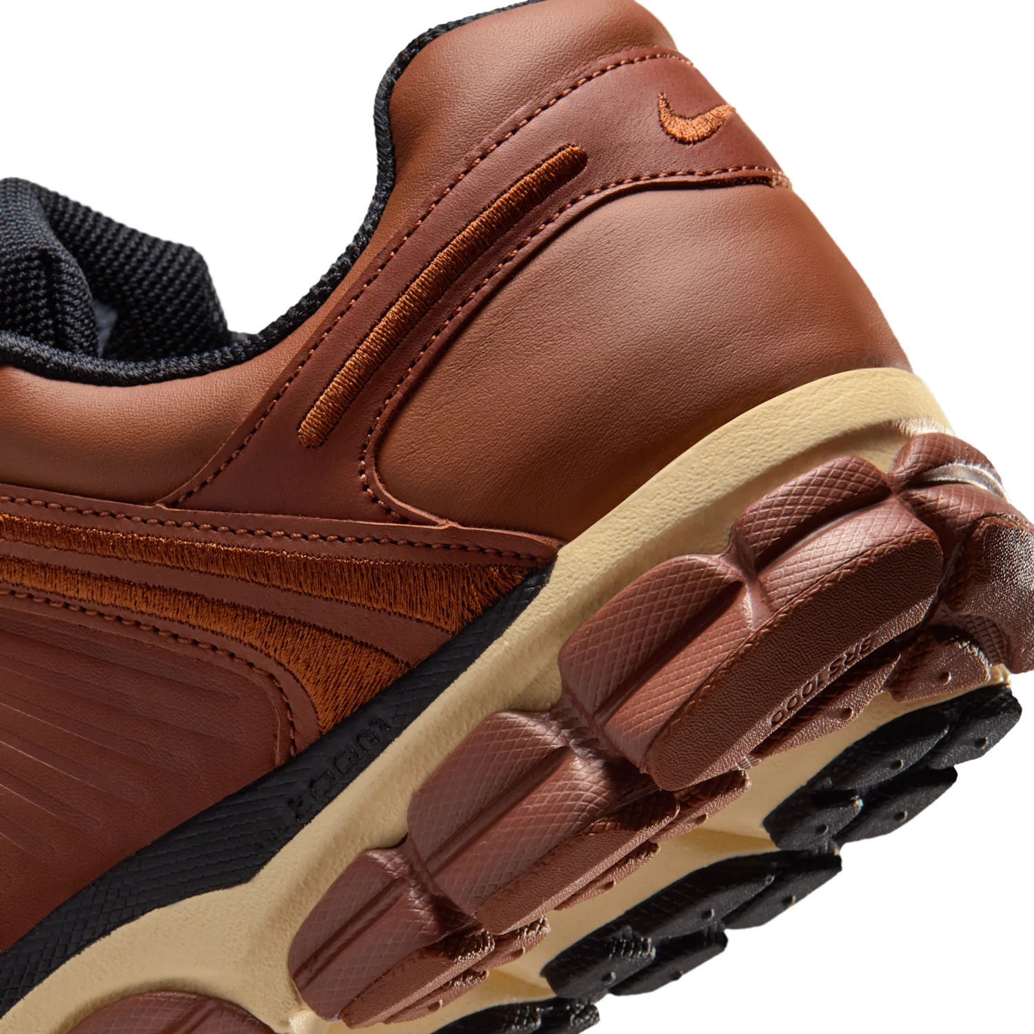 Nike Zoom Vomero 5 image 8
