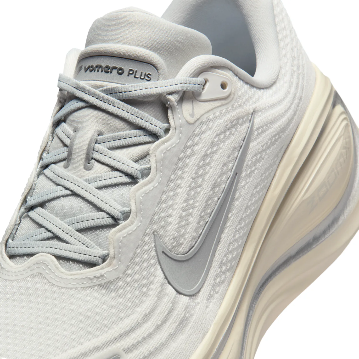 Nike Vomero Plus image 9