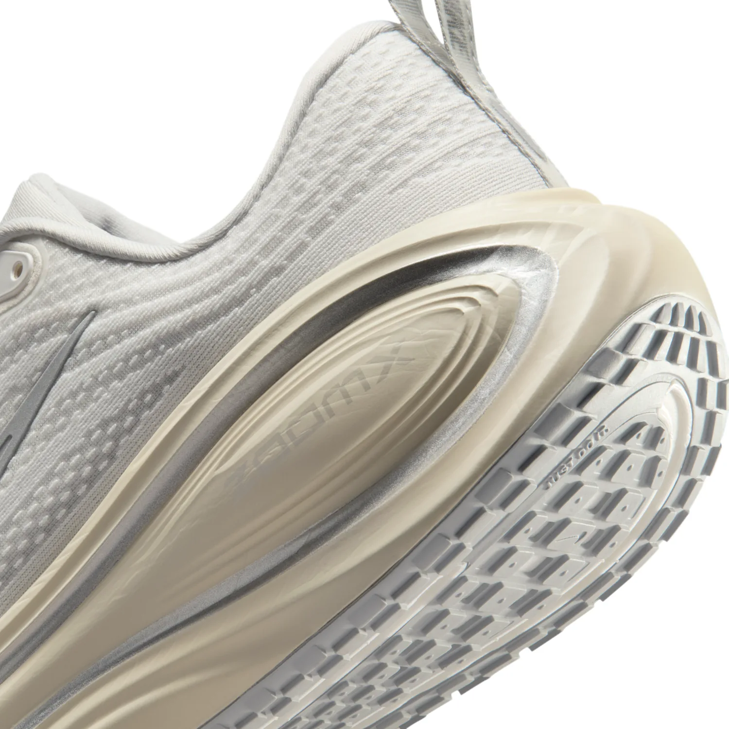 Nike Vomero Plus image 10