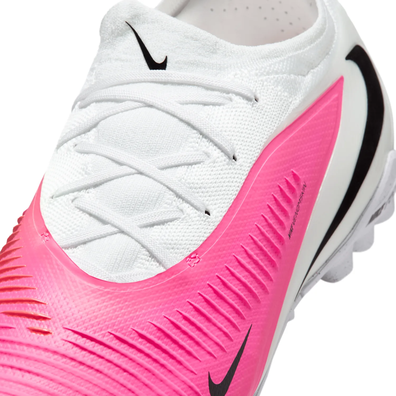 Nike Phantom 6 Low Pro image 8