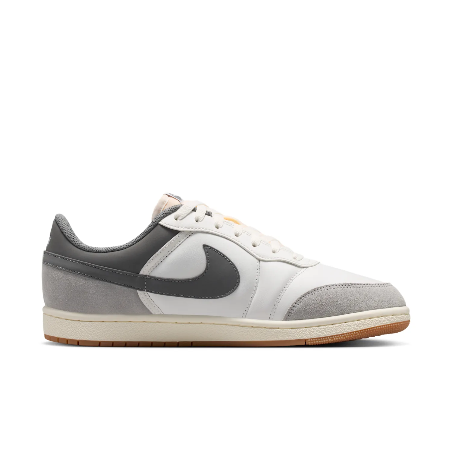 Air Jordan Skyline Low LE image 3