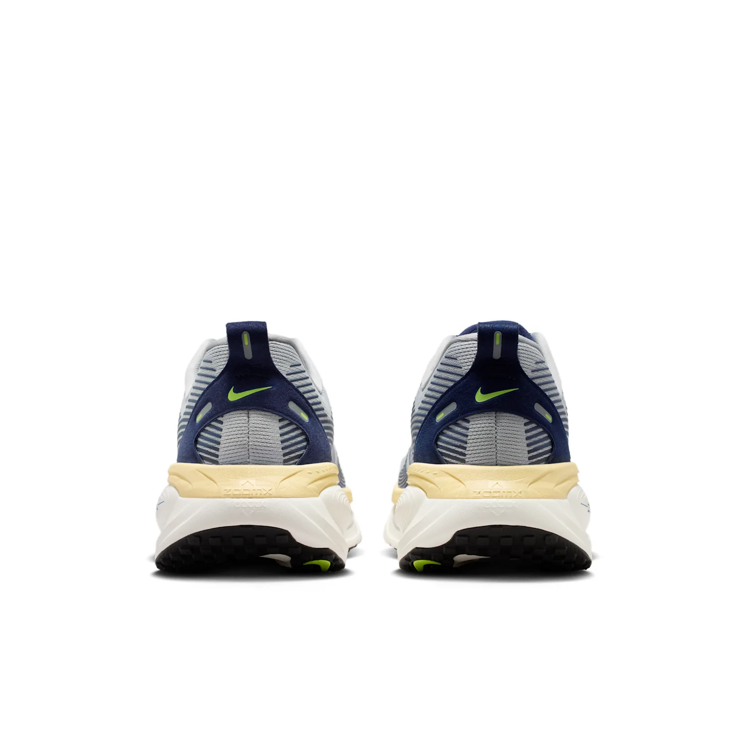Nike Vomero 18 image 6
