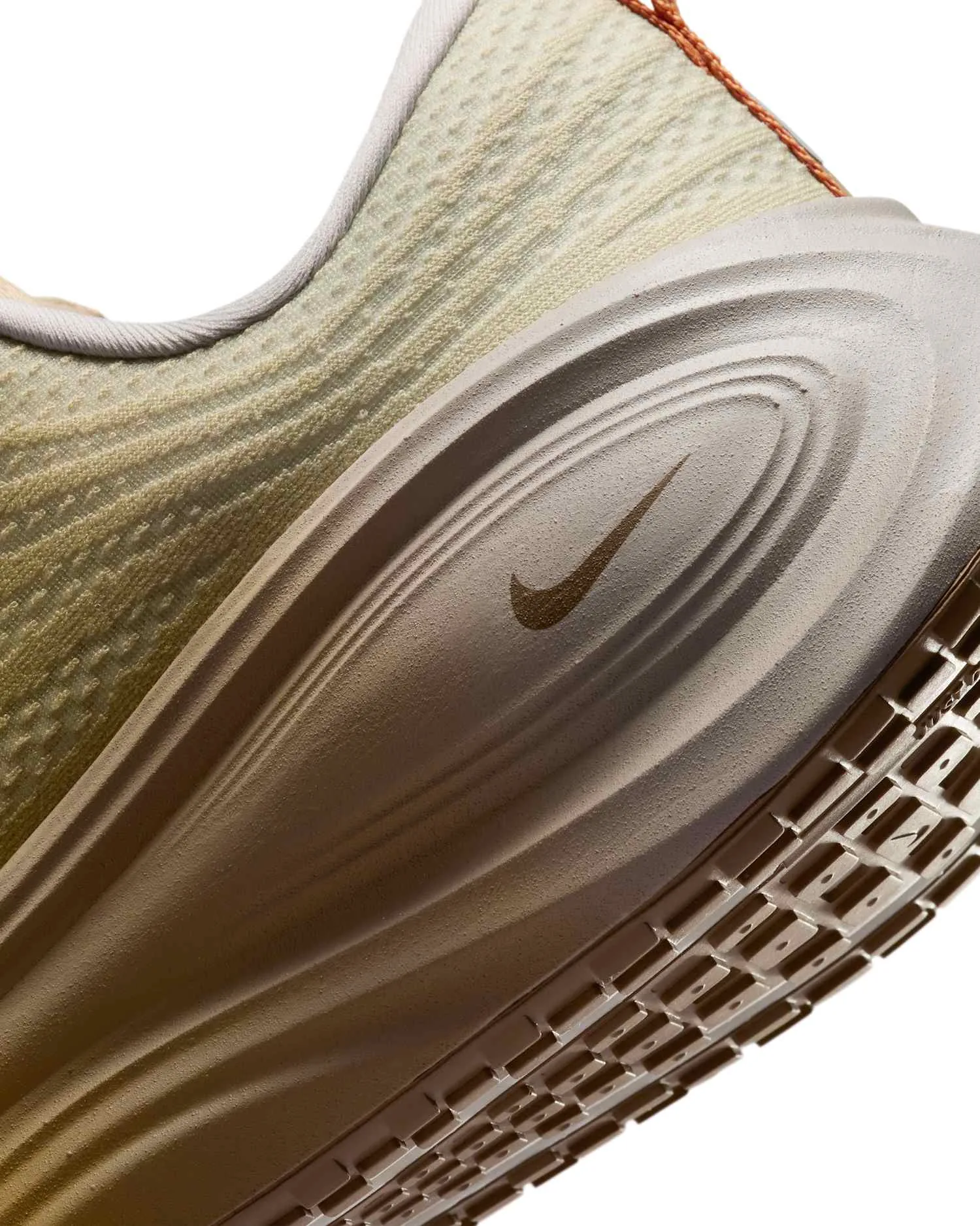 Nike Vomero Plus image 8