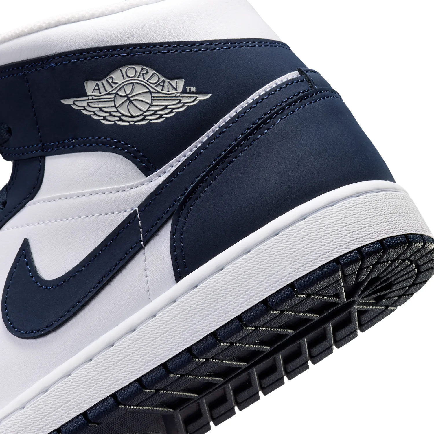 Air Jordan 1 Mid image 8