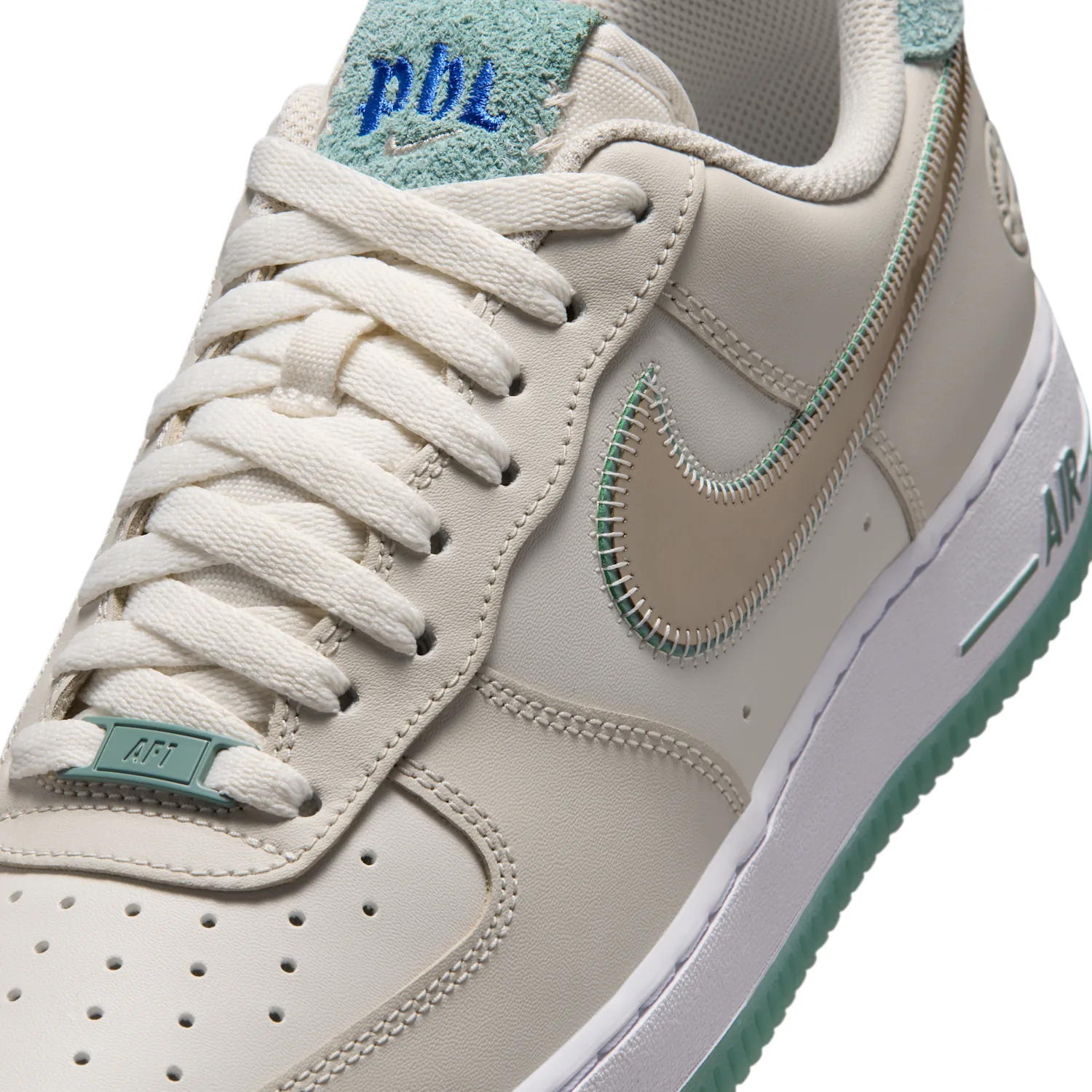 Nike Air Force 1 '07 image 8