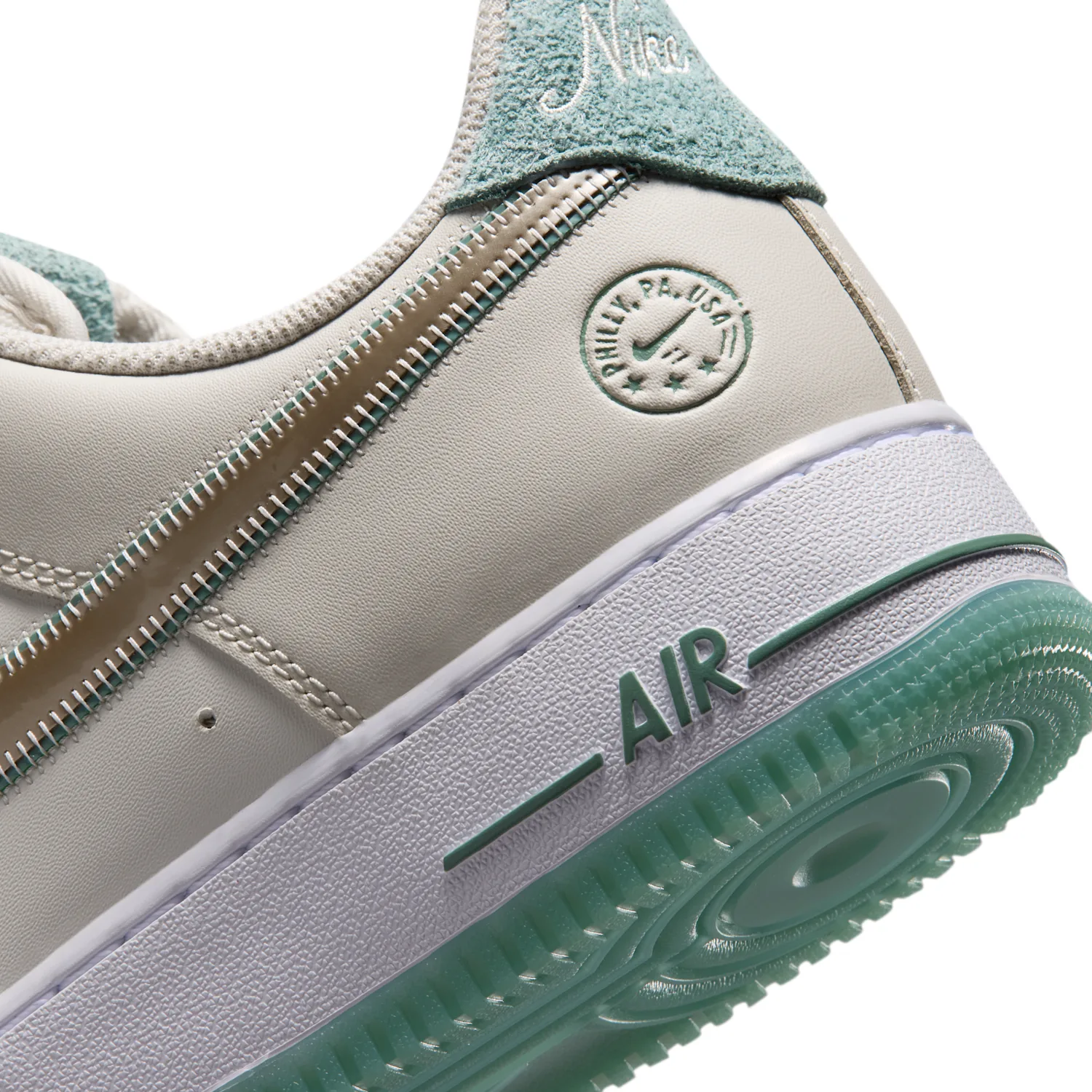 Nike Air Force 1 '07 image 9