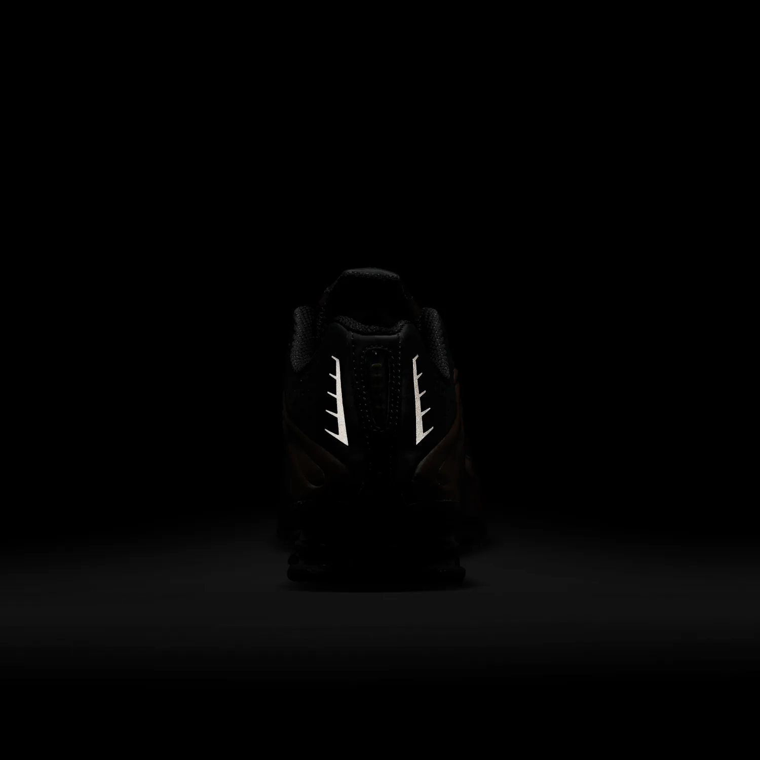 Nike Shox R4 image 2