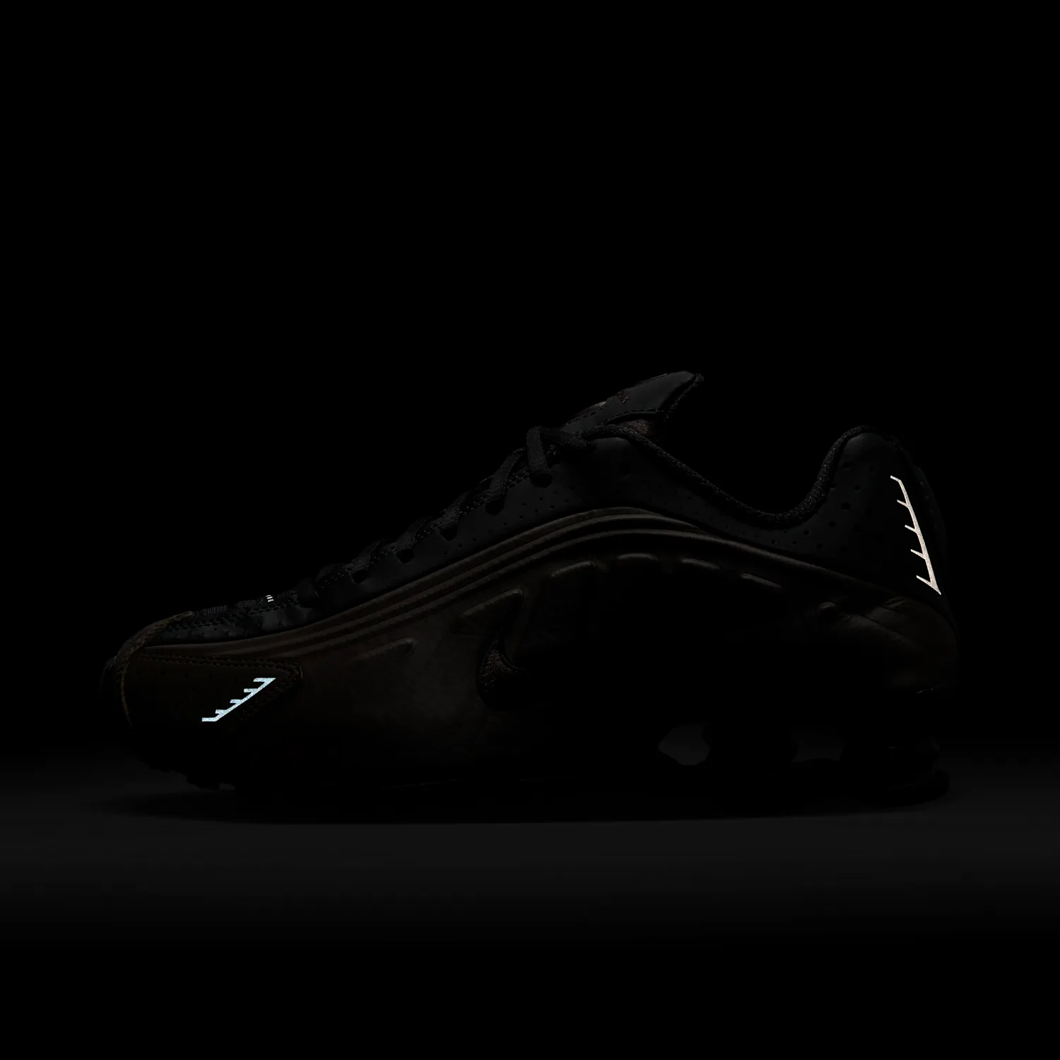 Nike Shox R4 image 3