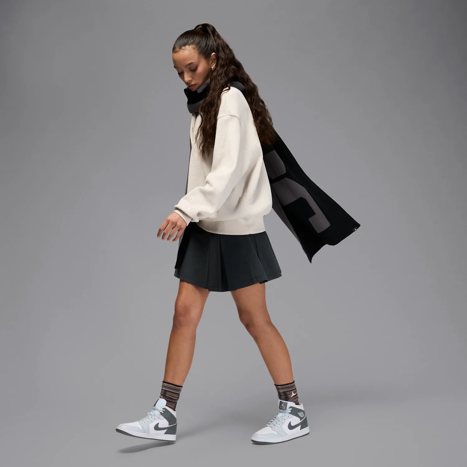 Air Jordan 1 Mid image 9