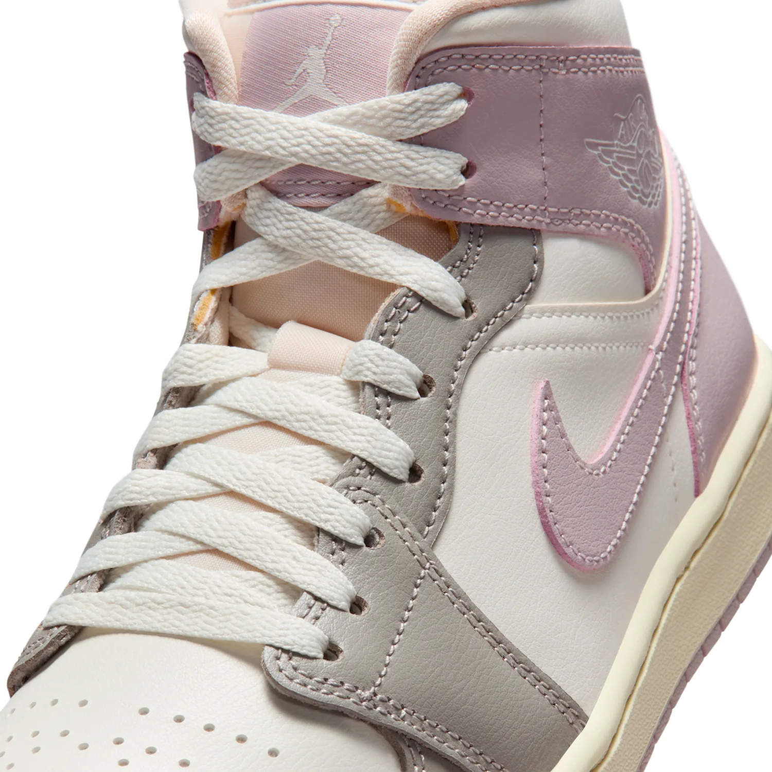 Air Jordan 1 Mid image 7