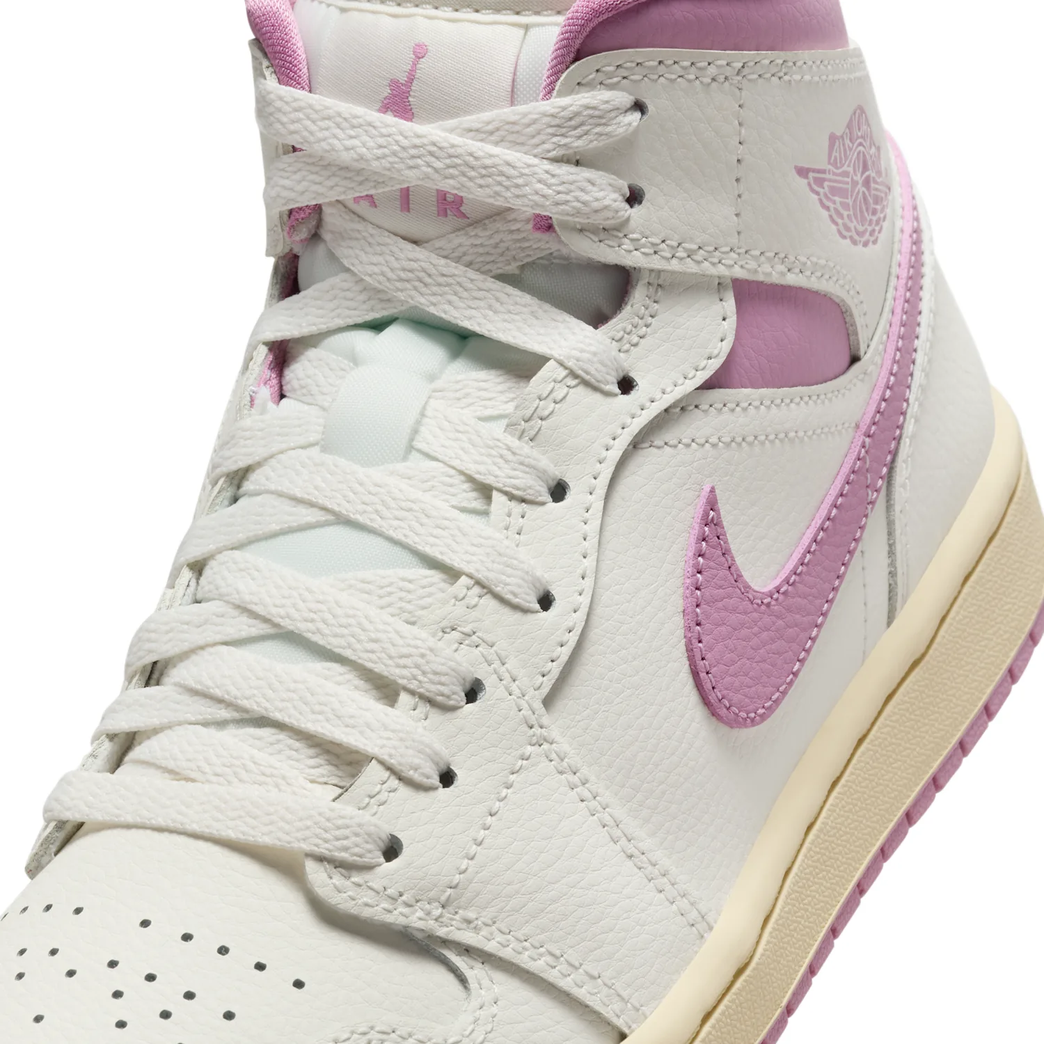 Air Jordan 1 Mid image 7