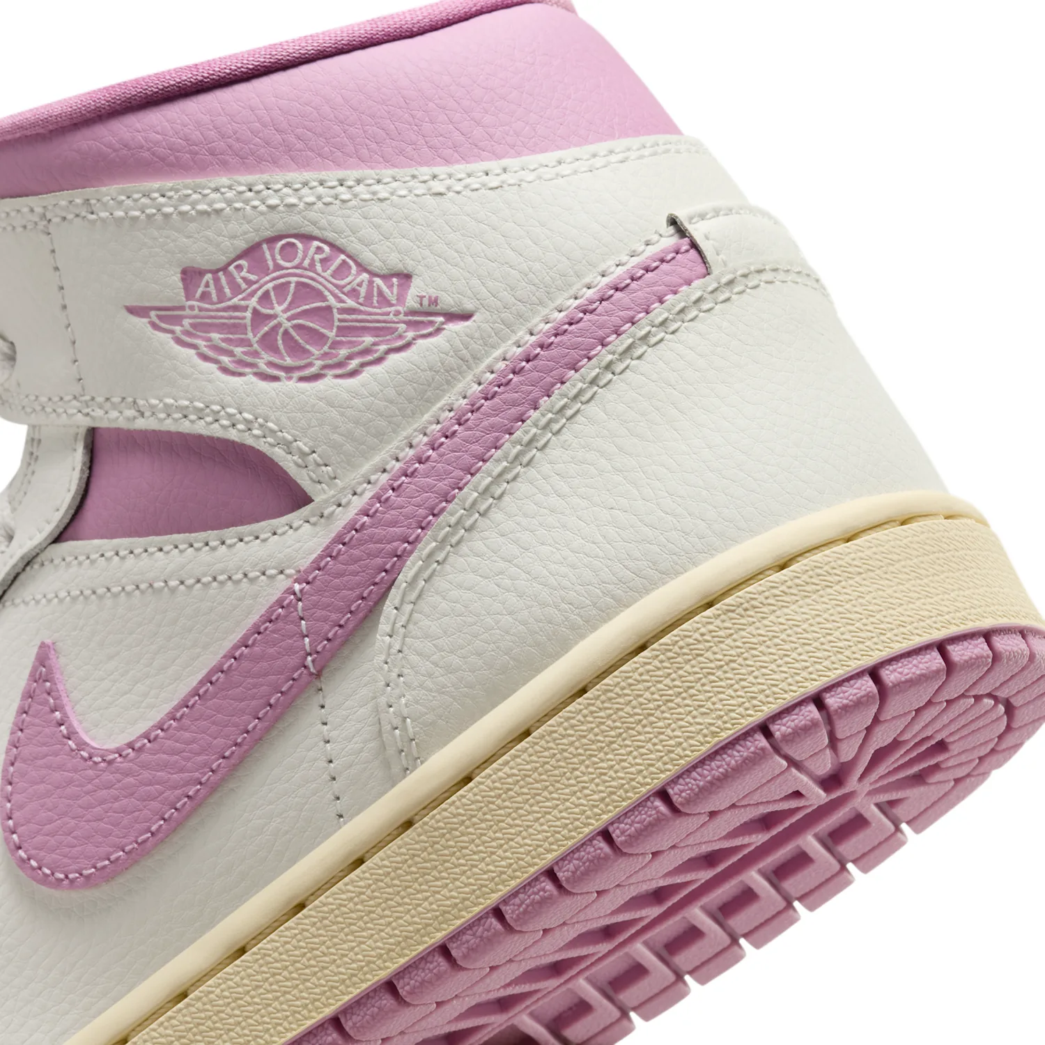 Air Jordan 1 Mid image 8