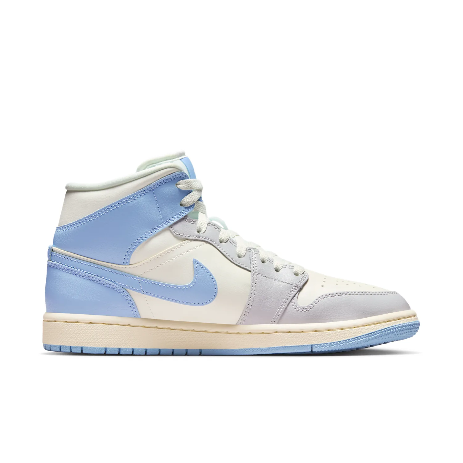 Air Jordan 1 Mid image 3