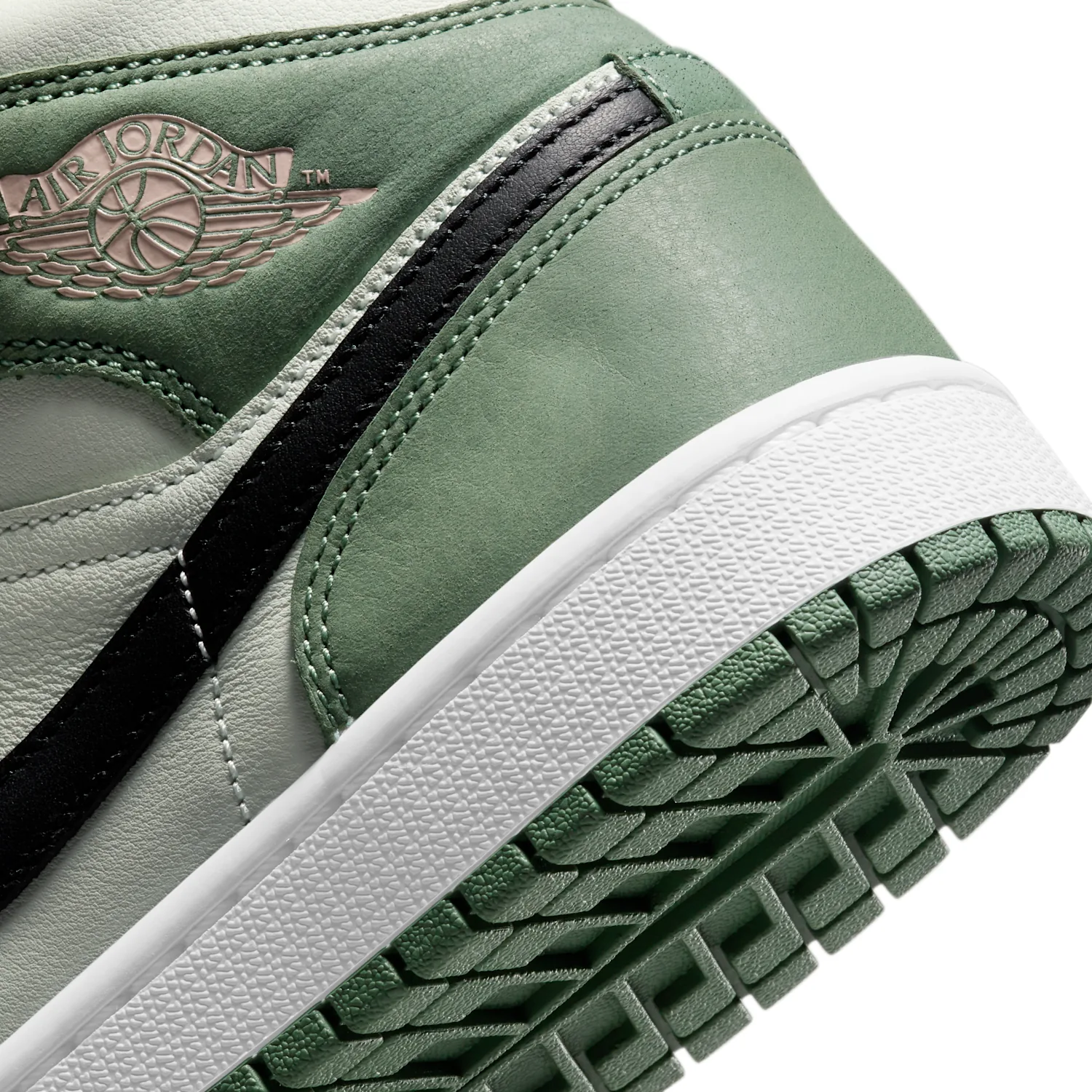 Air Jordan 1 Mid SE image 8