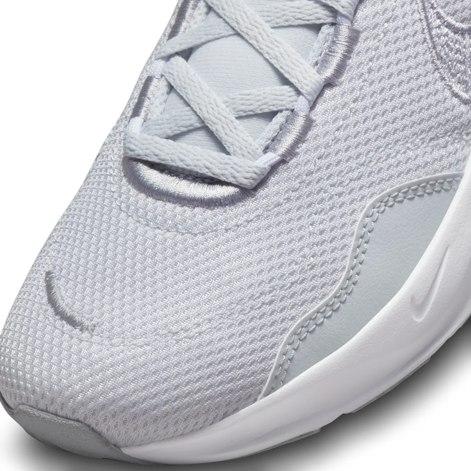 Nike Legend Essential 3 Next Nature image 7