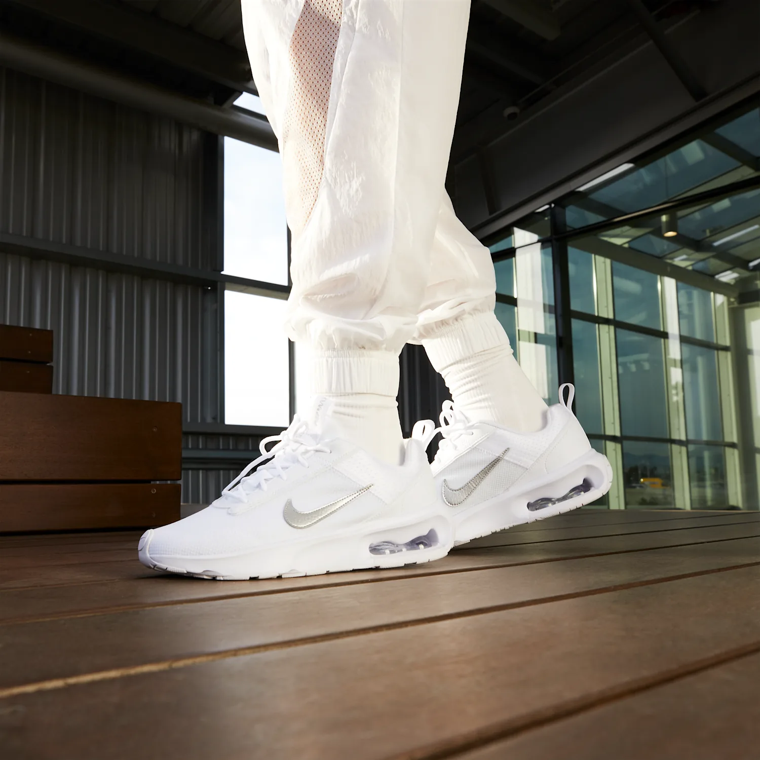 Nike Air Max INTRLK Lite image 3