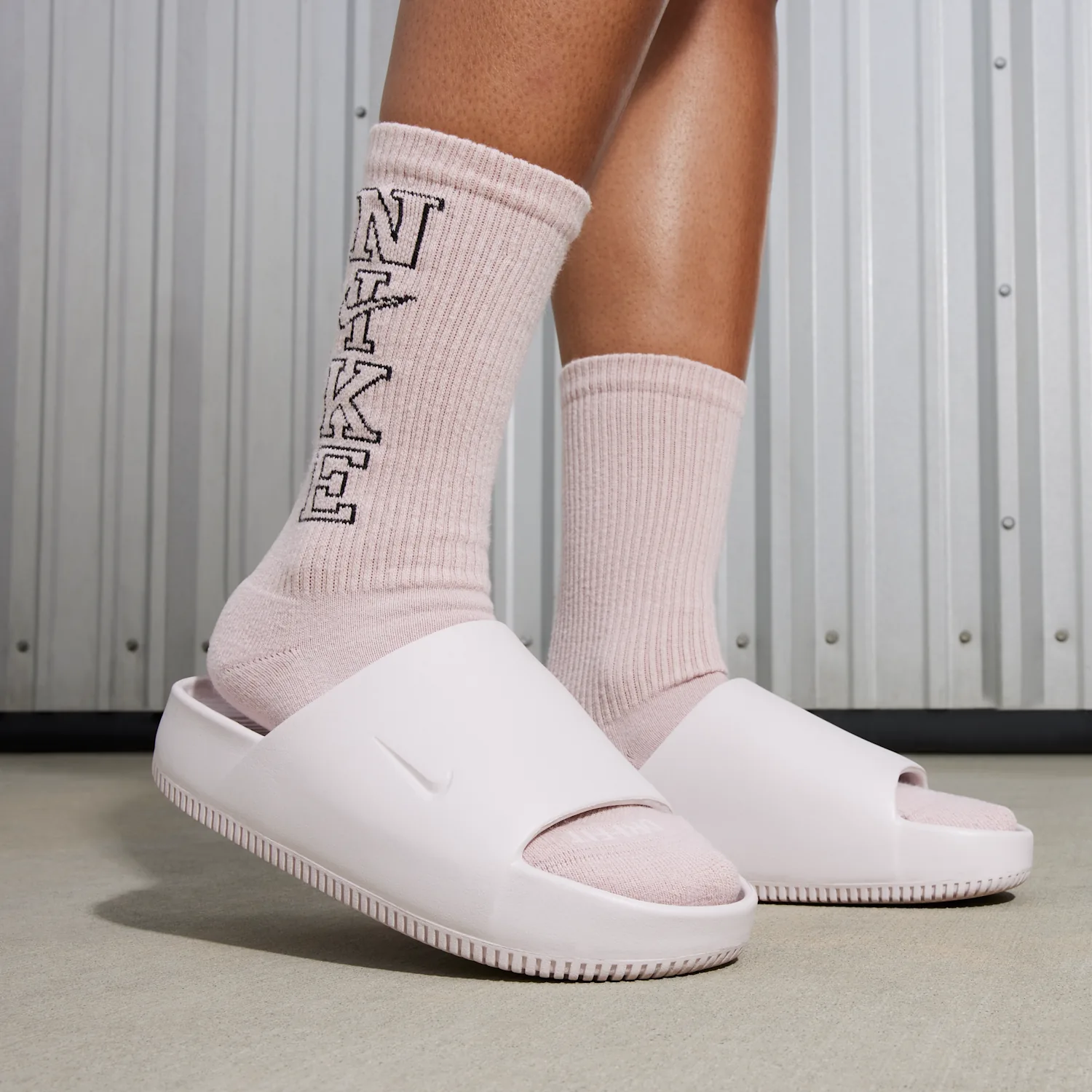 Nike Calm image 2