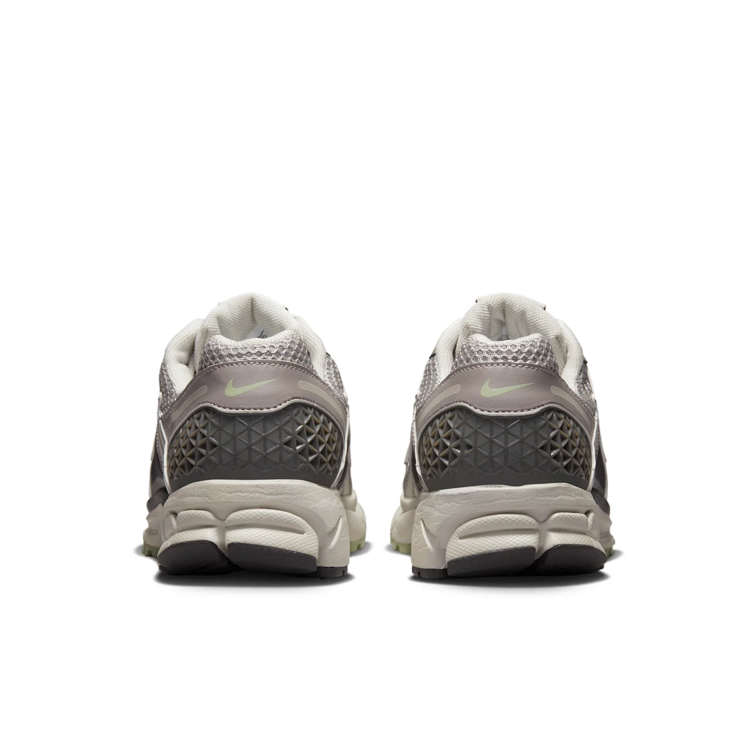 Nike Zoom Vomero 5 image 12